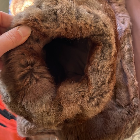 Beautiful brown real fur coat by D. Schaffer Fine Furs - Picture 4 of 9